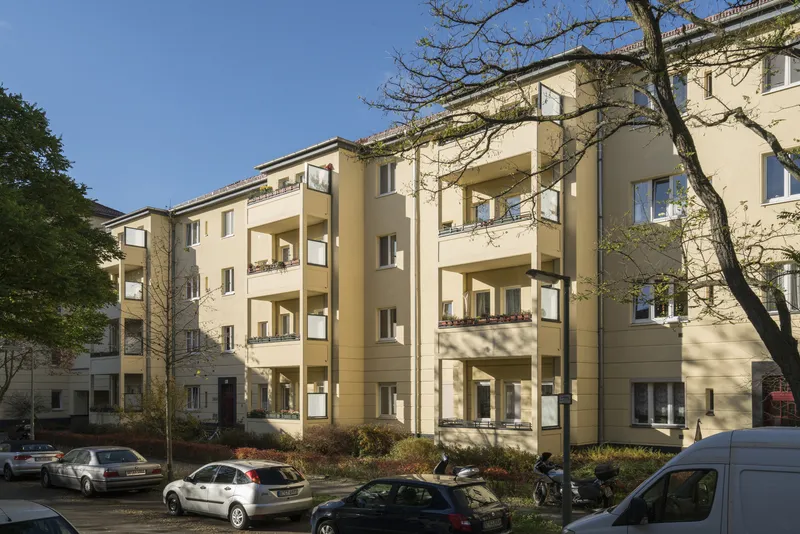 1 Zimmerwohnung mit Einbauküche und Balkon nahe S-Bahnhof Sundgauer Straße — photo 1